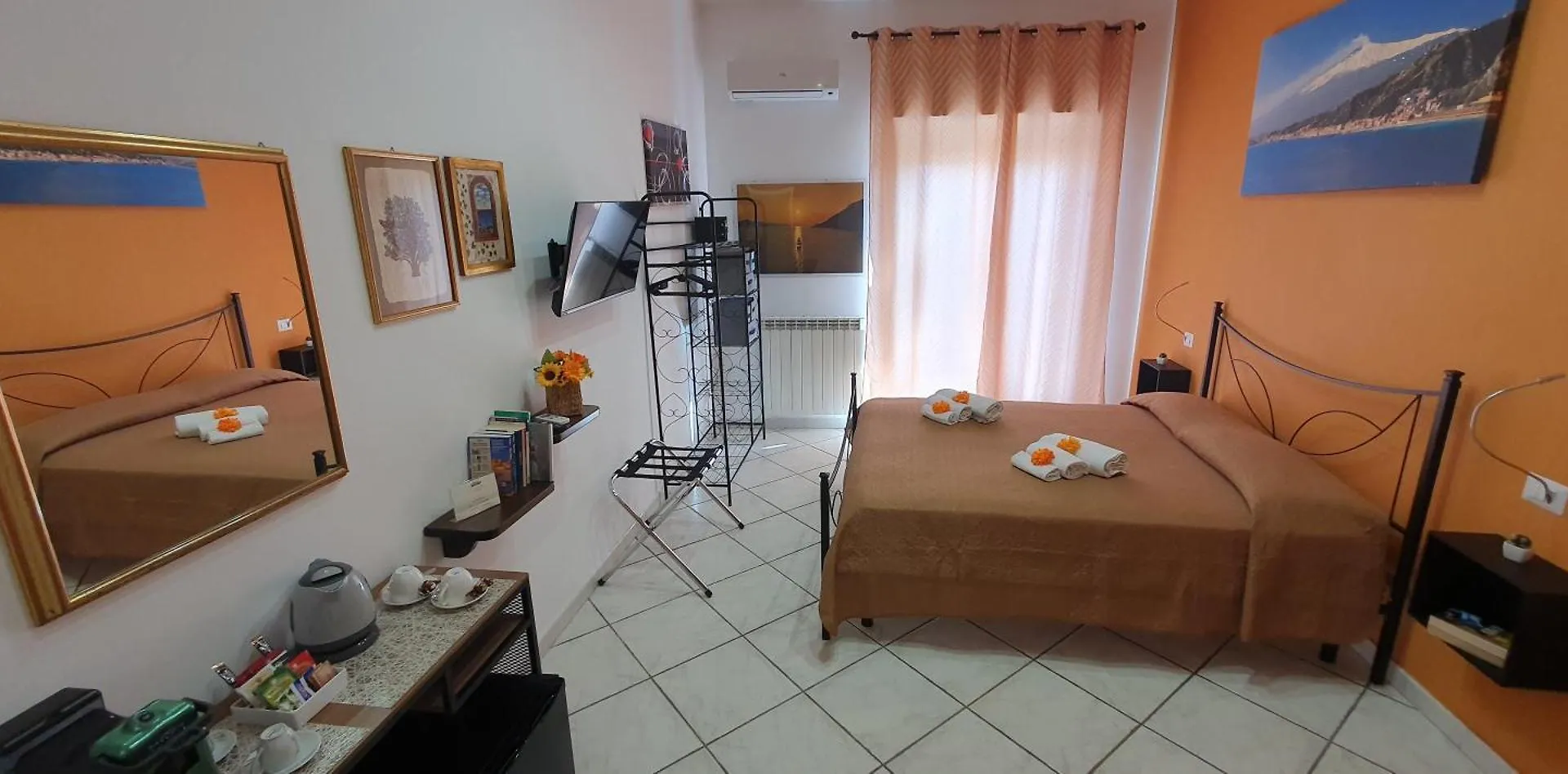Tony & Doris Home Giardini-Naxos Apartment